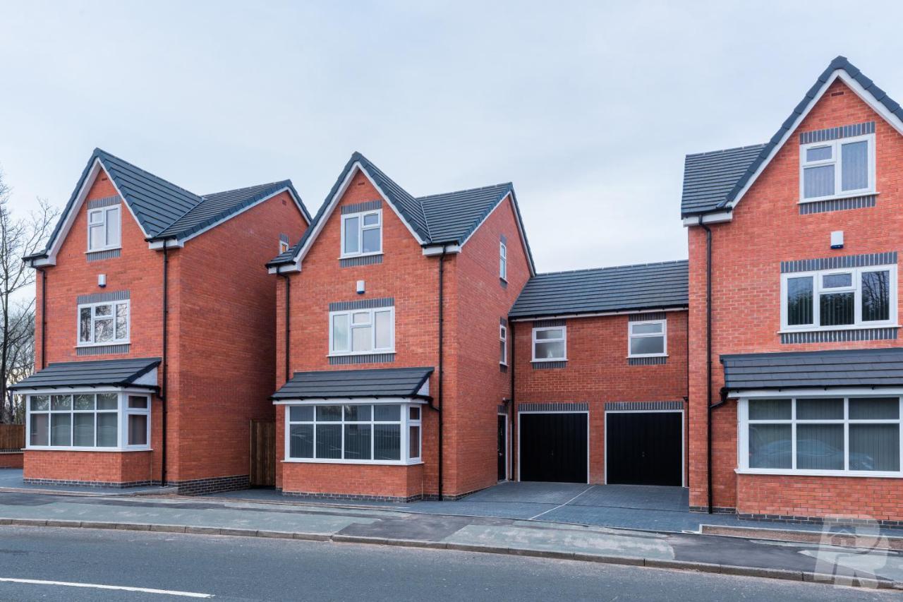 Estate - Contractor & Group - Secure Parking Casa de Férias Birmingham